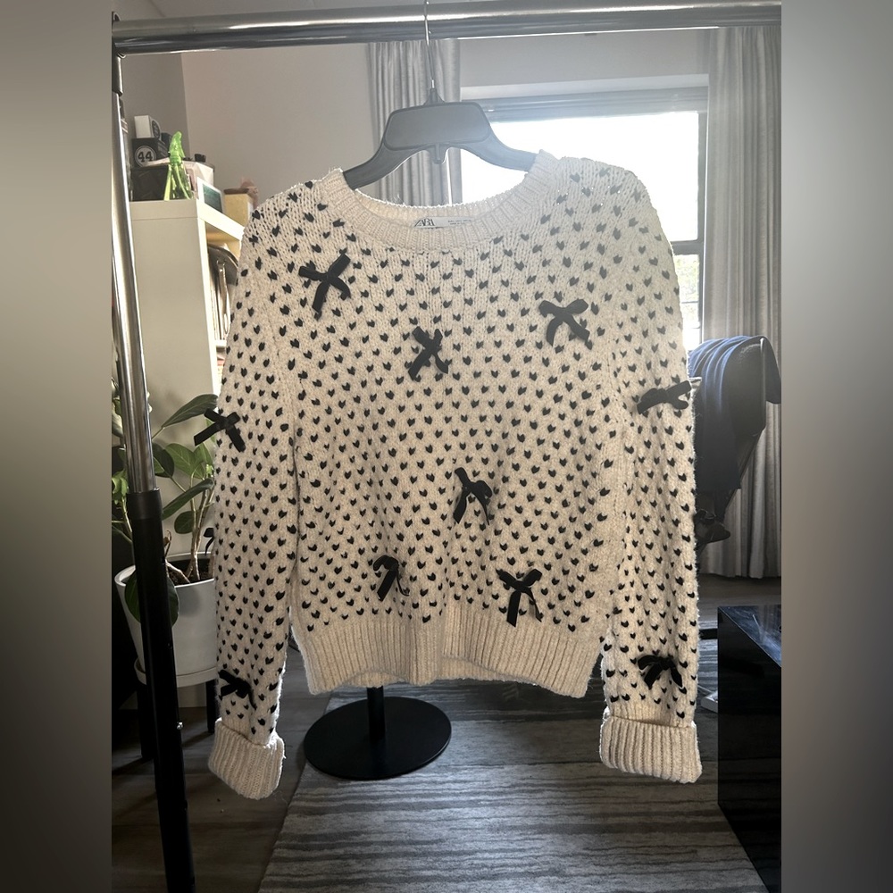 Zara Ivory and Black Knit Bow Detail Sweater